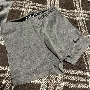 Nike pros, like new condition